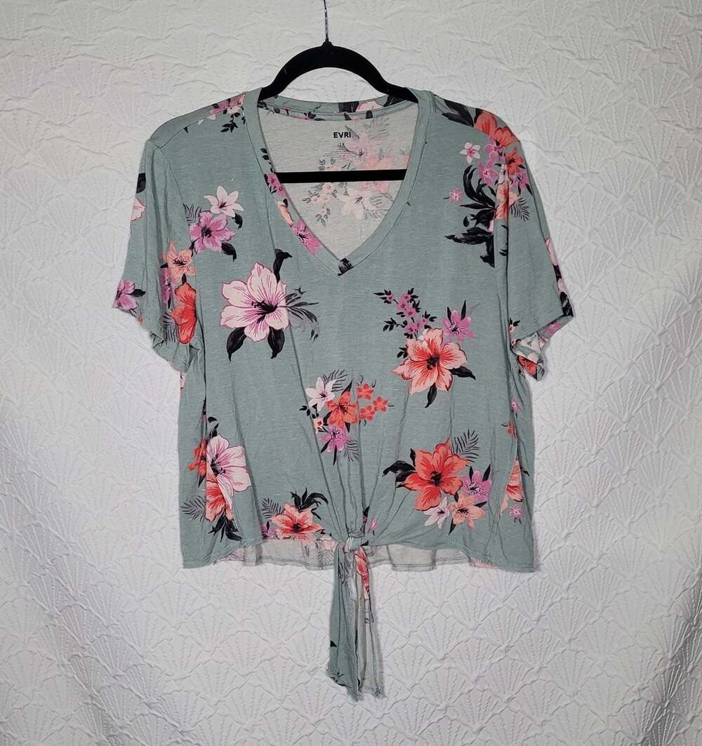 EVRI Floral V-Neck Short Sleeve Tie Front Top Size 1X Green Pink